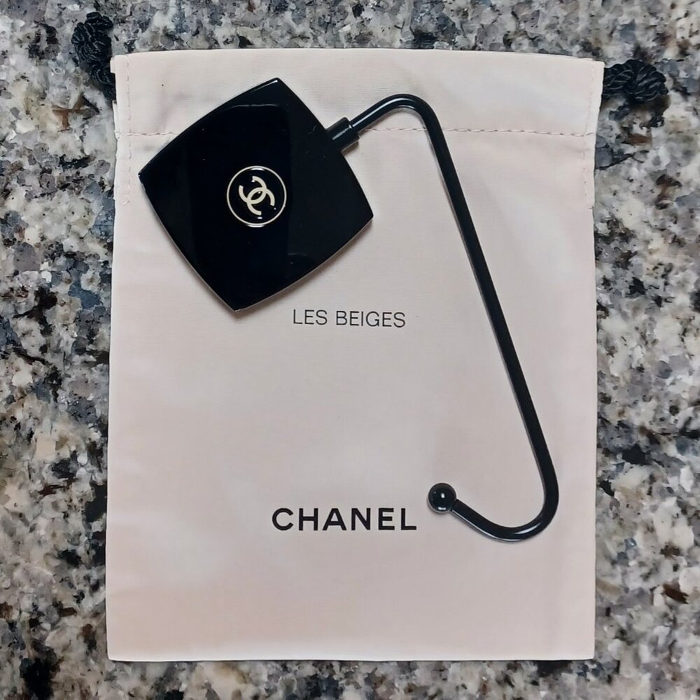 CHANEL Bag Hanger Hook with CC logo - New - Picture 2 of 7